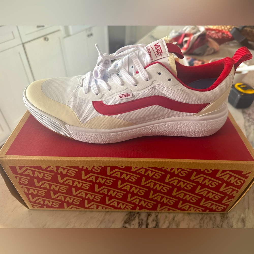 NWT Vans Ultrarange EXO